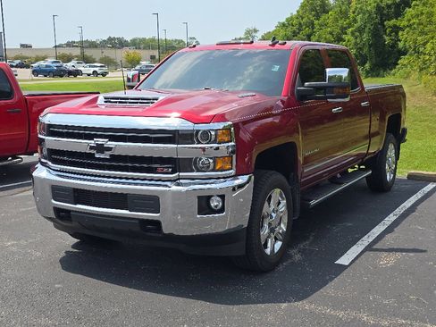Used 2019 Chevrolet Silverado 2500 LTZ w/ Duramax Plus Package AWD/4WD image 11