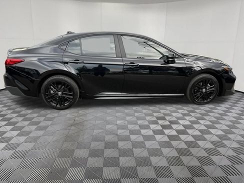 Used 2025 Toyota Camry SE AWD/4WD image 8
