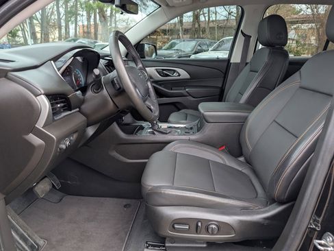 Used 2021 Chevrolet Traverse RS image 23