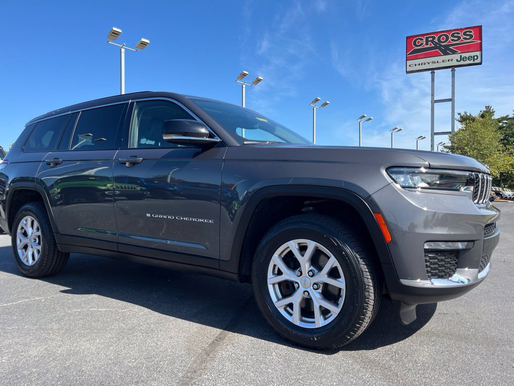 Used 2022 Jeep Grand Cherokee L Limited AWD/4WD image 42