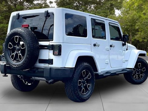 Used 2017 Jeep Wrangler Unlimited Sahara AWD/4WD image 2