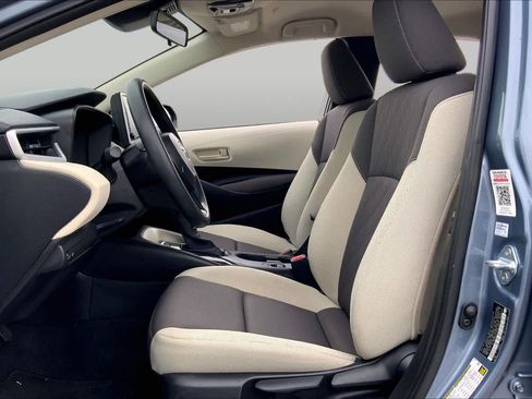 Used 2025 Toyota Corolla LE FWD image 8