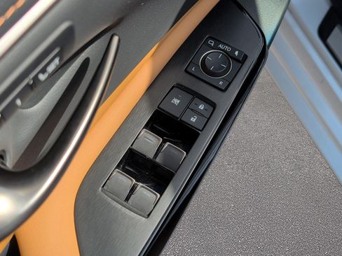 Used 2024 Lexus ES 350 w/ Premium Package FWD image 9