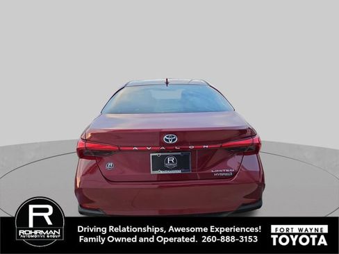 Used 2019 Toyota Avalon Limited FWD image 8