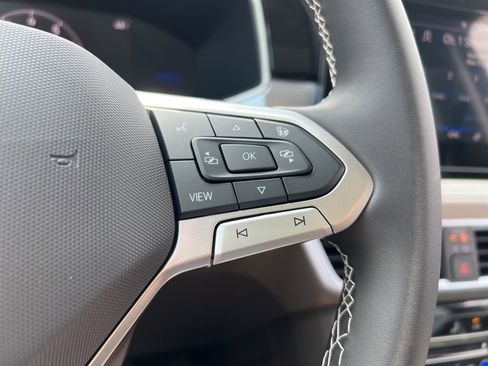 New 2026 Volkswagen Taos SE FWD image 17