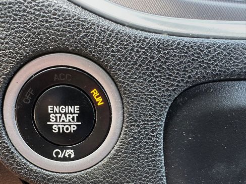 Used 2020 Dodge Charger SXT w/ Leather Interior Group image 19