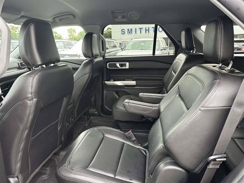 Used 2023 Ford Explorer XLT w/ Equipment Group 202A AWD/4WD image 31