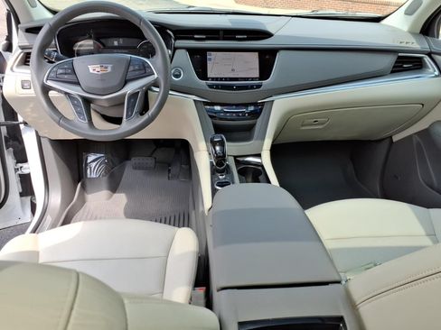 Used 2021 Cadillac XT5 Premium Luxury w/ LPO, Floor Liner Package AWD/4WD image 14