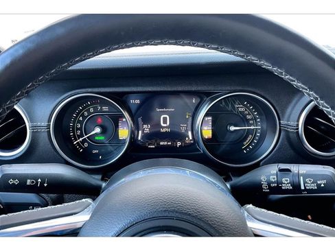 Used 2023 Jeep Wrangler Unlimited Sahara w/ Cold Weather Group AWD/4WD image 23