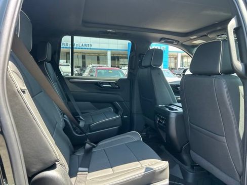 New 2026 Chevrolet Suburban Premier w/ Sun And Tow Package AWD/4WD image 34