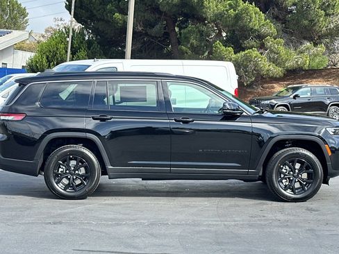 New 2026 Jeep Grand Cherokee L 4WD image 3