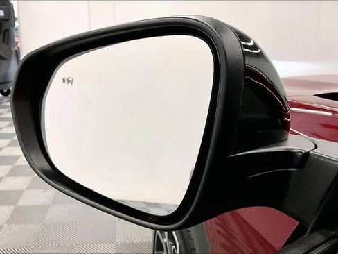 Used 2024 Chevrolet Trax RS w/ Sunroof Package image 37