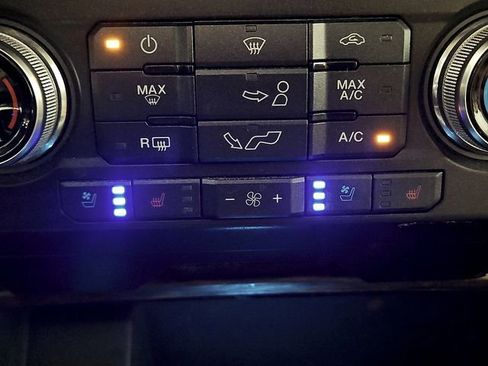 Used 2018 Ford F150 Lariat w/ Equipment Group 502A Luxury image 29