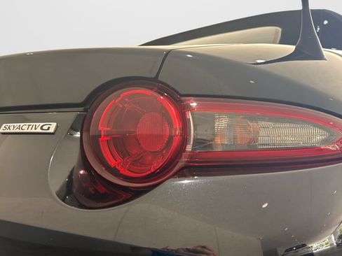 Used 2020 MAZDA MX-5 Miata Sport RWD image 33