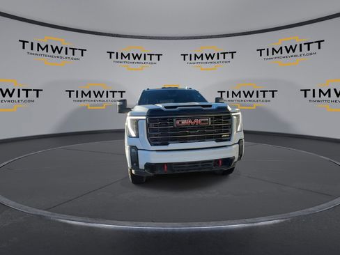 Used 2024 GMC Sierra 2500 AT4 w/ AT4 Premium Plus Package image 4