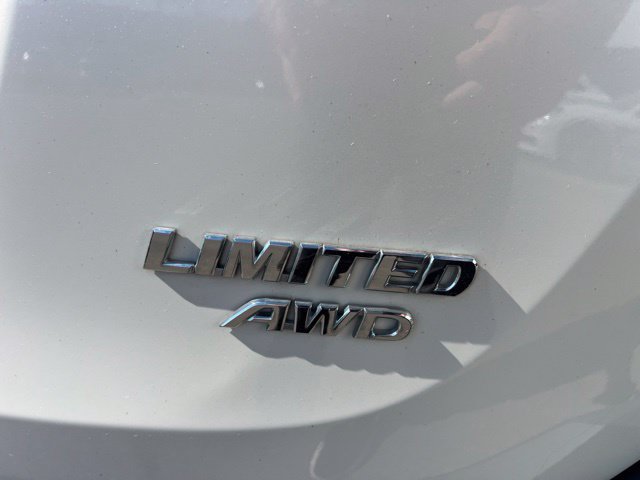 Used 2015 Toyota RAV4 Limited w/ Technology Package AWD/4WD image 5