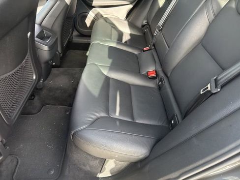 Used 2022 Volvo XC60 B5 Momentum image 19