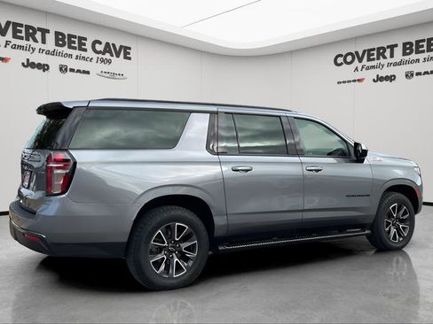 Used 2022 Chevrolet Suburban Z71 image 10