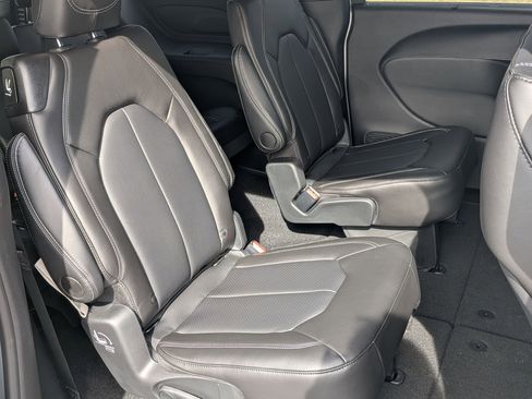 New 2026 Chrysler Voyager LX image 32