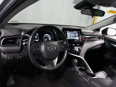 Used 2023 Toyota Camry SE image 11