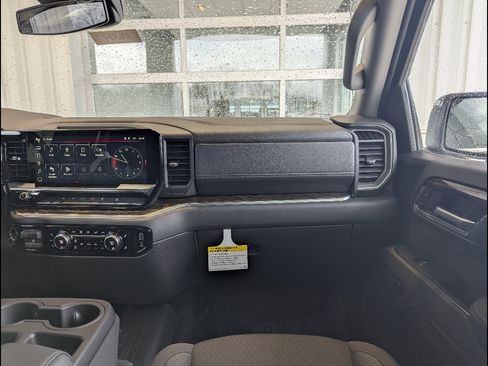 New 2026 GMC Sierra 1500 SLE w/ X31 Off-Road Package image 4