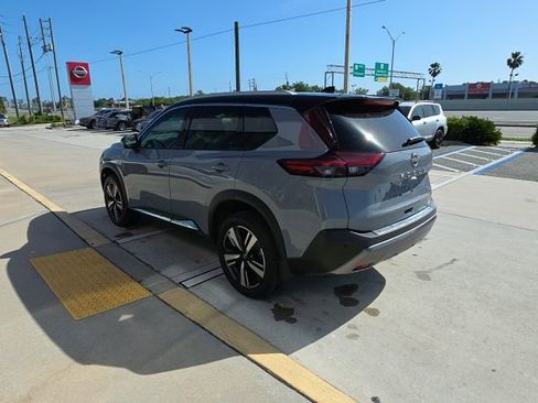 Used 2023 Nissan Rogue SL image 6
