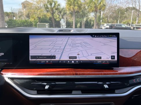 Used 2024 BMW ALPINA XB7 image 27