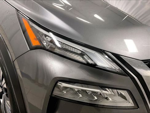 Used 2023 Nissan Rogue SV image 32