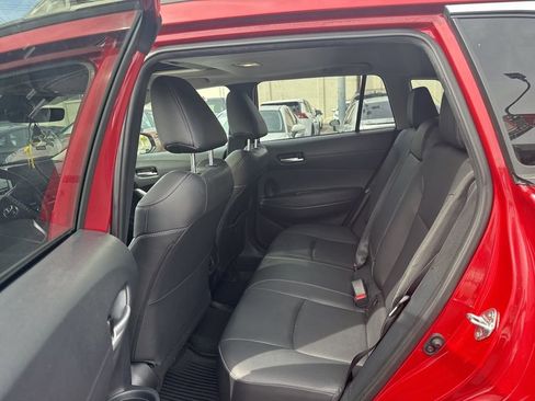 Used 2023 Toyota Corolla Cross XLE w/ Convenience Package image 14