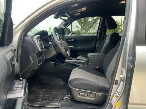 Used 2022 Toyota Tacoma TRD Off-Road image 22