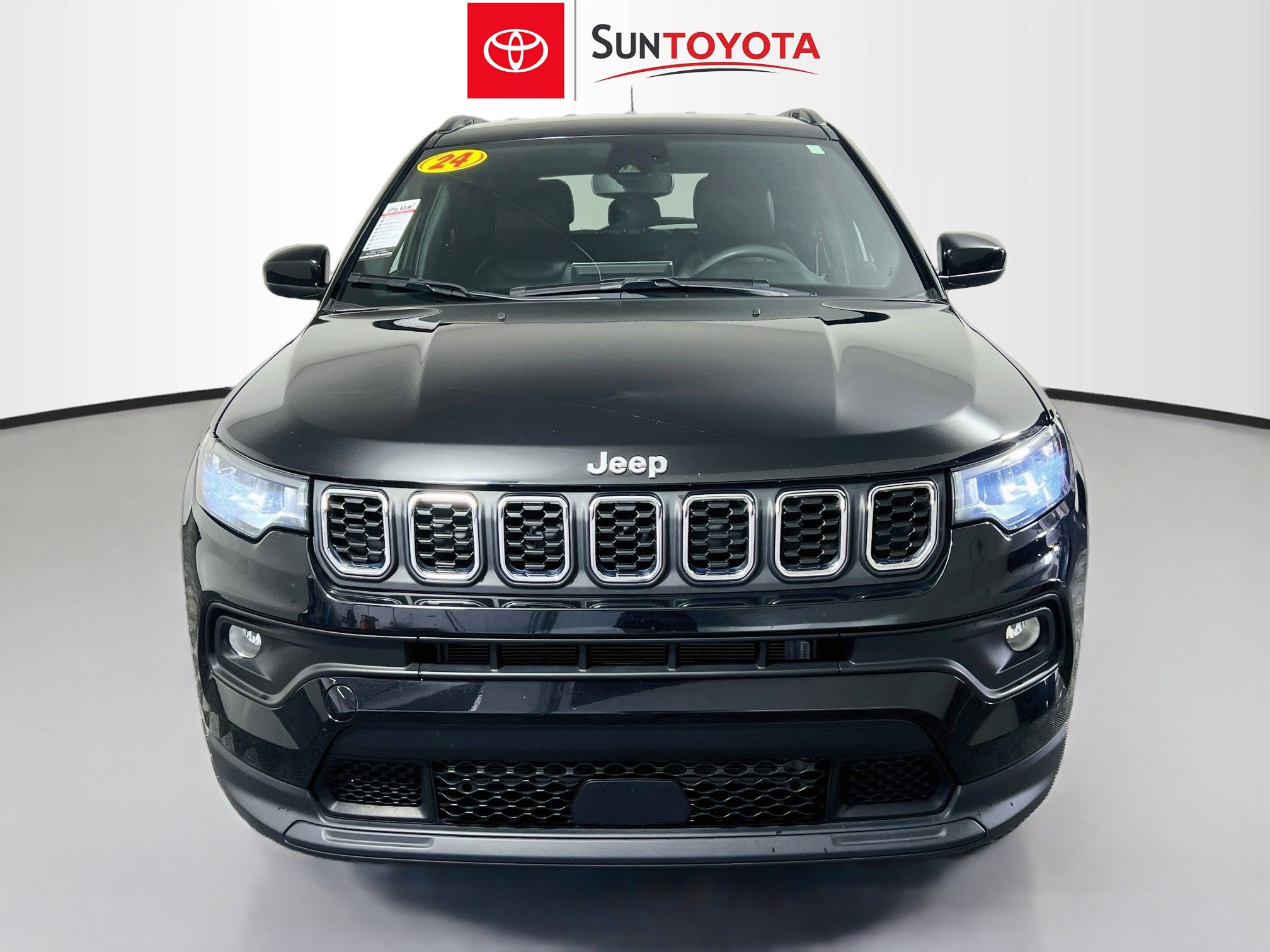 Used 2024 Jeep Compass Latitude AWD/4WD image 10