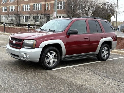 Used 2008 Chevrolet TrailBlazer LT w/ Sun And Sound Package image 2