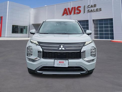 Used 2025 Mitsubishi Outlander SE AWD/4WD image 10