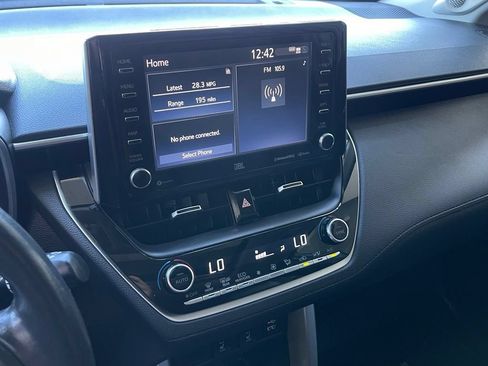 Used 2022 Toyota Corolla Cross XLE w/ Convenience Package FWD image 18