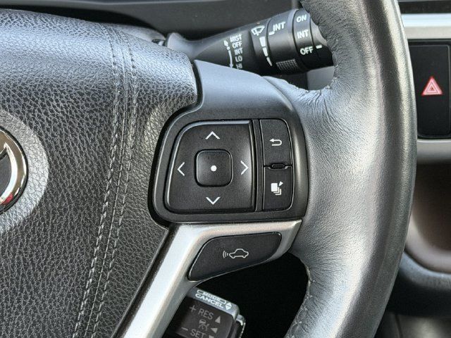 Used 2015 Toyota Highlander Limited Platinum AWD/4WD image 14