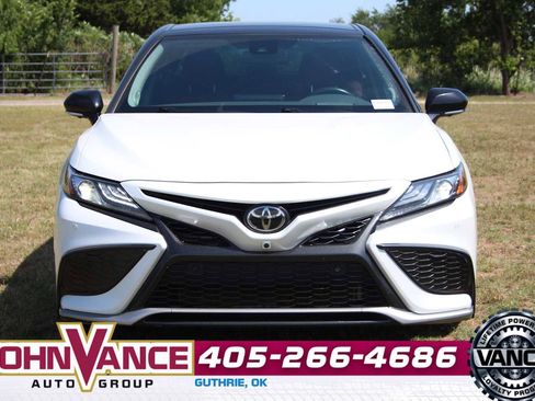 Used 2022 Toyota Camry XSE w/ Navigation Package FWD image 2