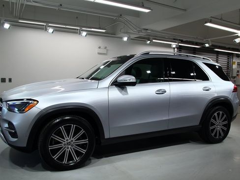 Used 2025 Mercedes-Benz GLE 350 4MATIC image 15