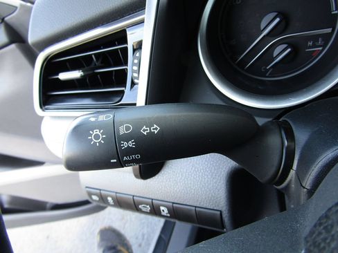 Used 2023 Toyota Camry XLE FWD image 9