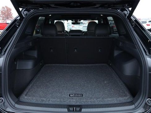 New 2026 Volkswagen Tiguan SE R-Line image 7