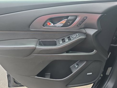 Used 2021 Chevrolet Traverse Premier w/ Redline Edition FWD image 31