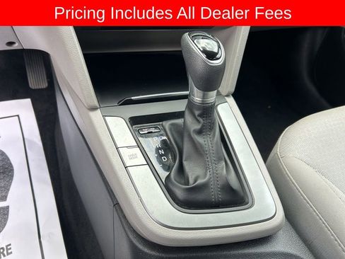 Used 2017 Hyundai Elantra SE FWD image 9