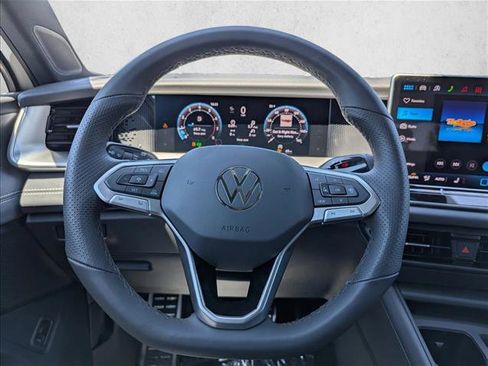 New 2026 Volkswagen Tiguan SE R-Line FWD image 15