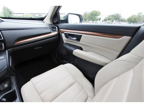 Used 2018 Honda CR-V Touring image 11