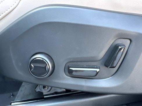 Certified 2025 Volvo XC90 B5 Core w/ Climate Package image 17