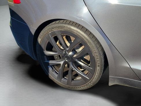 Used 2022 Tesla Model S AWD/4WD image 22