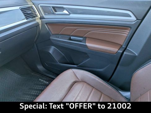 Used 2023 Volkswagen Atlas SEL Premium AWD/4WD image 19