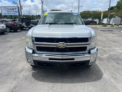 Used 2010 Chevrolet Silverado 2500 LT w/ Interior Plus Package AWD/4WD image 8