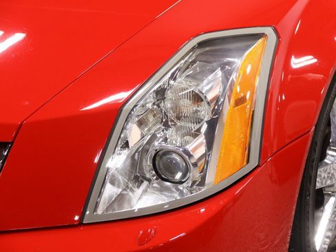 Used 2007 Cadillac XLR RWD image 15