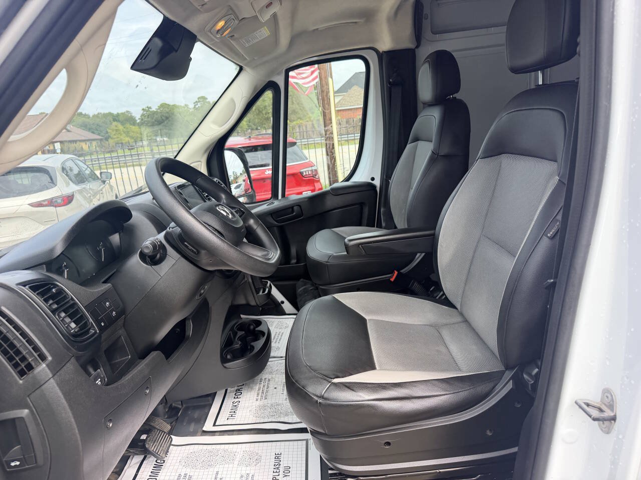 Used 2025 RAM ProMaster 2500 w/ Convenience Group FWD image 21