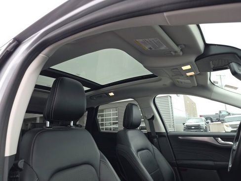 Used 2022 Ford Escape Titanium w/ Class II Trailer Tow Package image 10